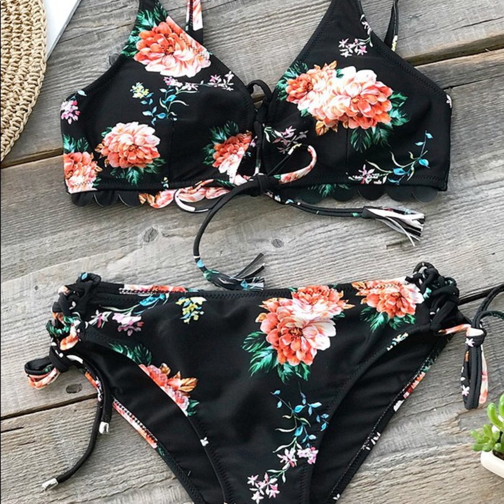 NWT Cupshe Orange Blossom Bikini
